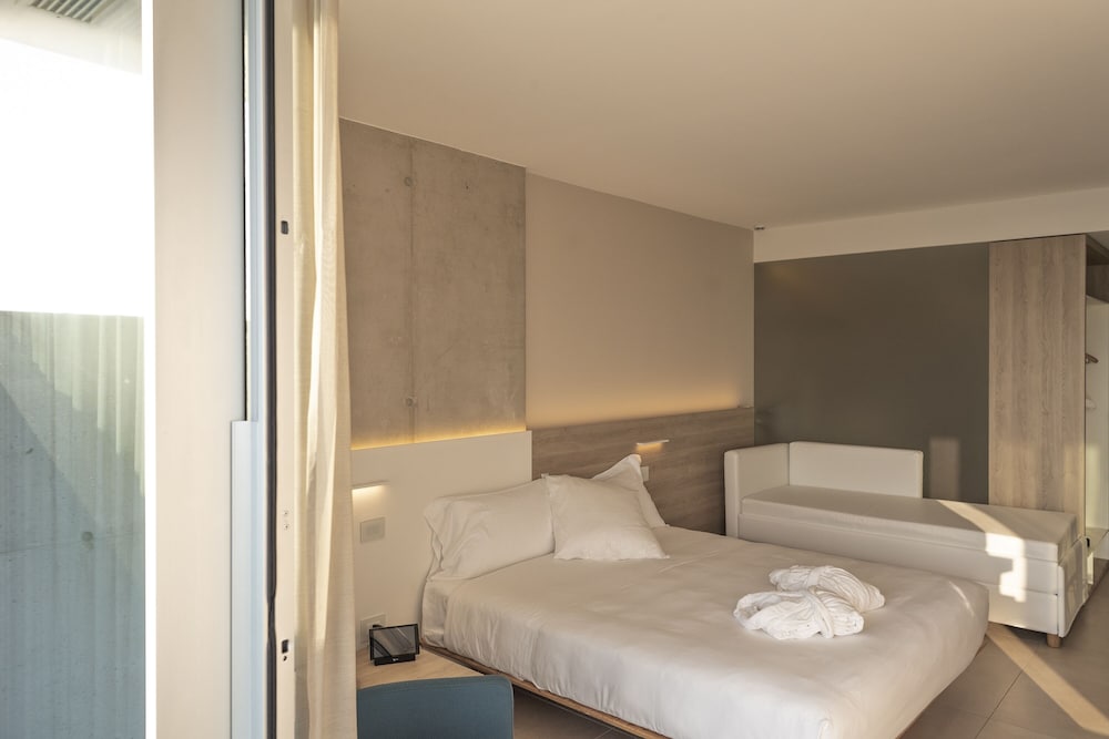 Deluxe Room, Private Pool (King) photo 3