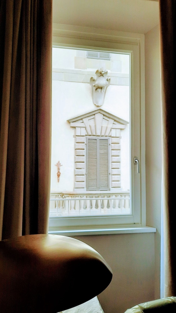 Deluxe Twin Room - Photo 13