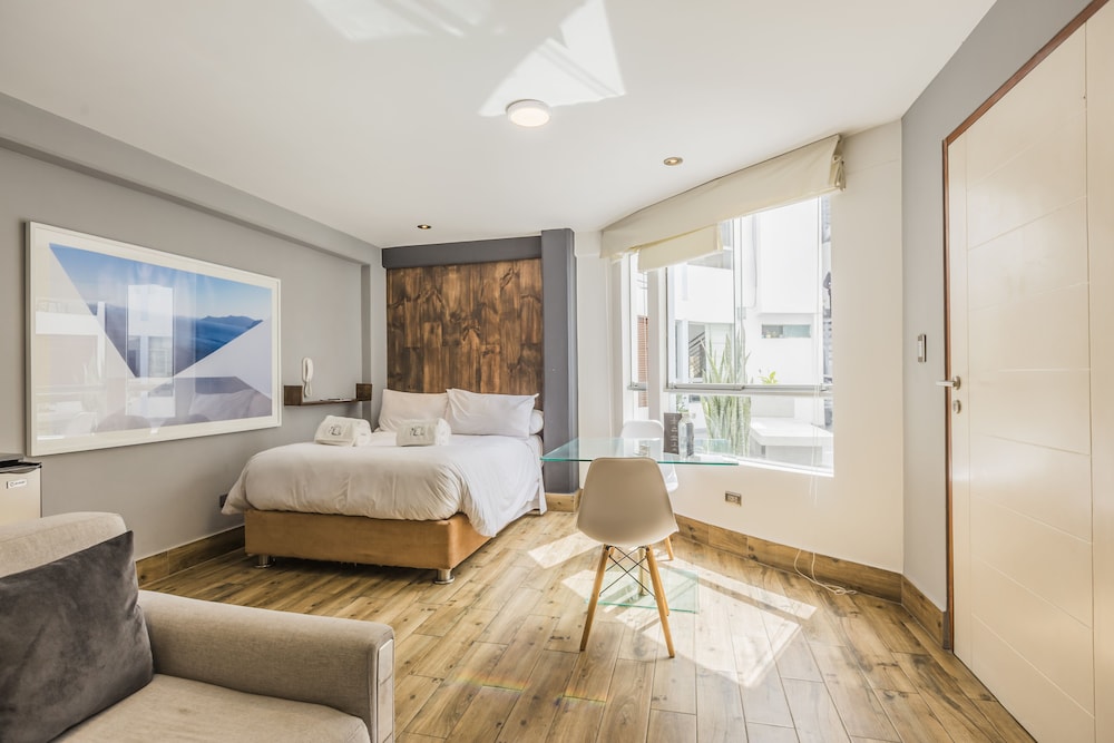 Apartment (102)