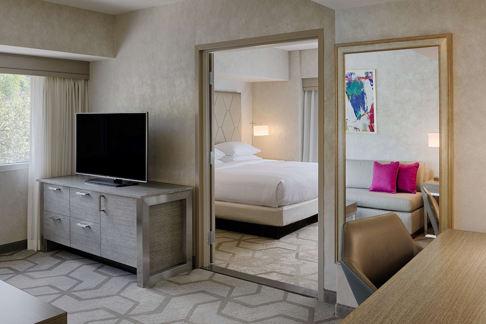 Suite, 1 King Bed
