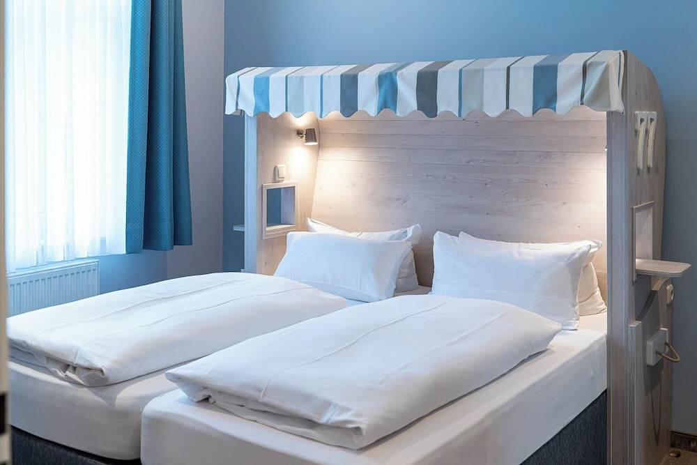 Comfort Suite photo 2