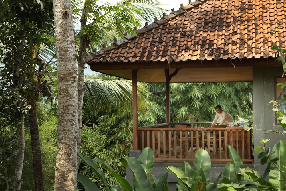 Duplex Royal Pool Villa thumbnail 6