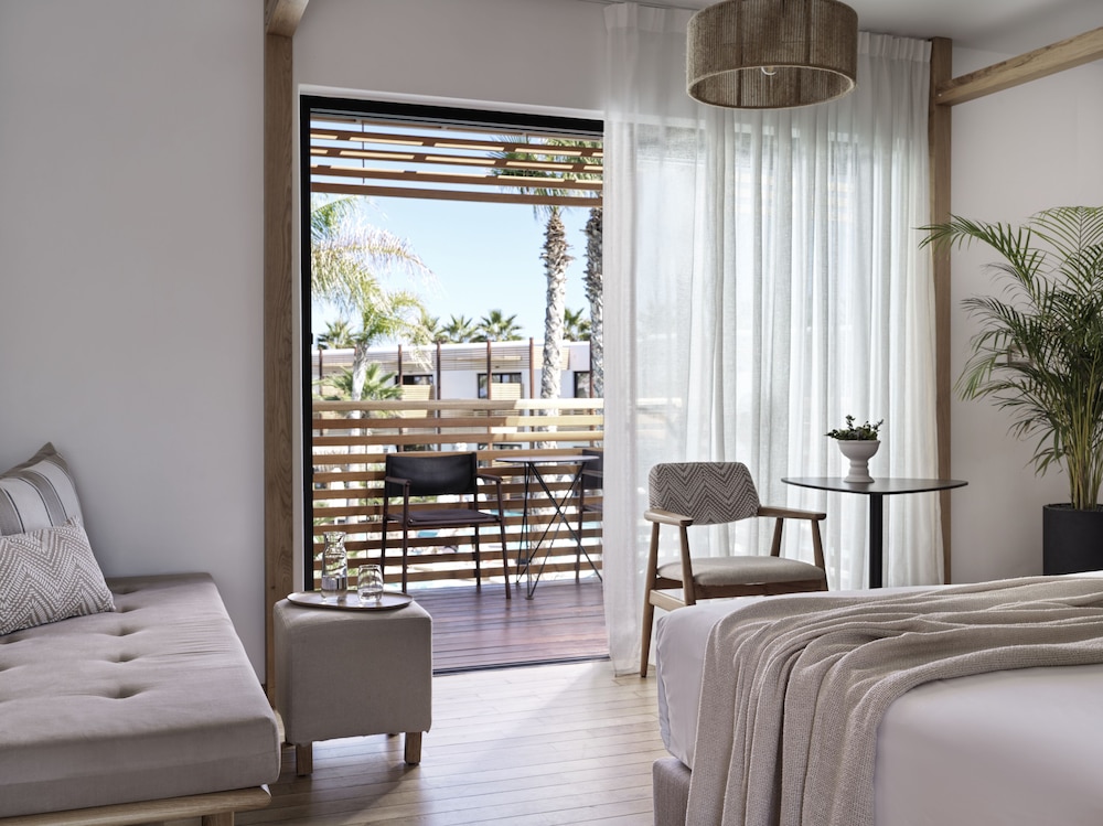 Premium Double Room, Jetted Tub, Pool View