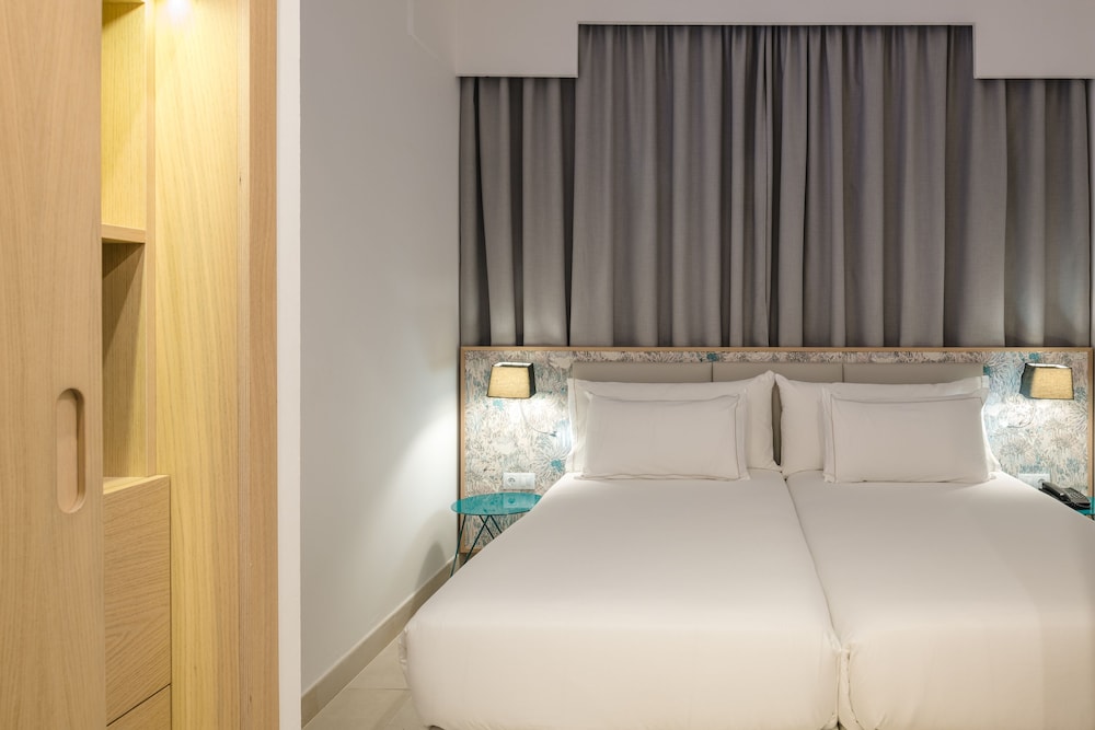 Suite Garden or Pool View (2 adults + 1 child) photo 3