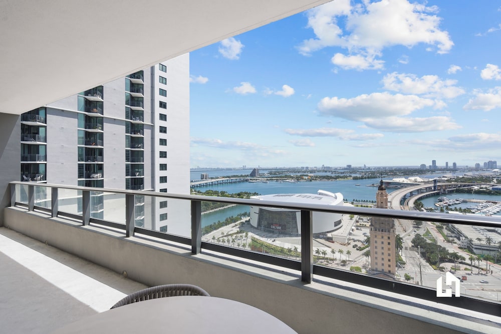 Apartment, 3 Bedrooms, Balcony, Ocean View photo 1
