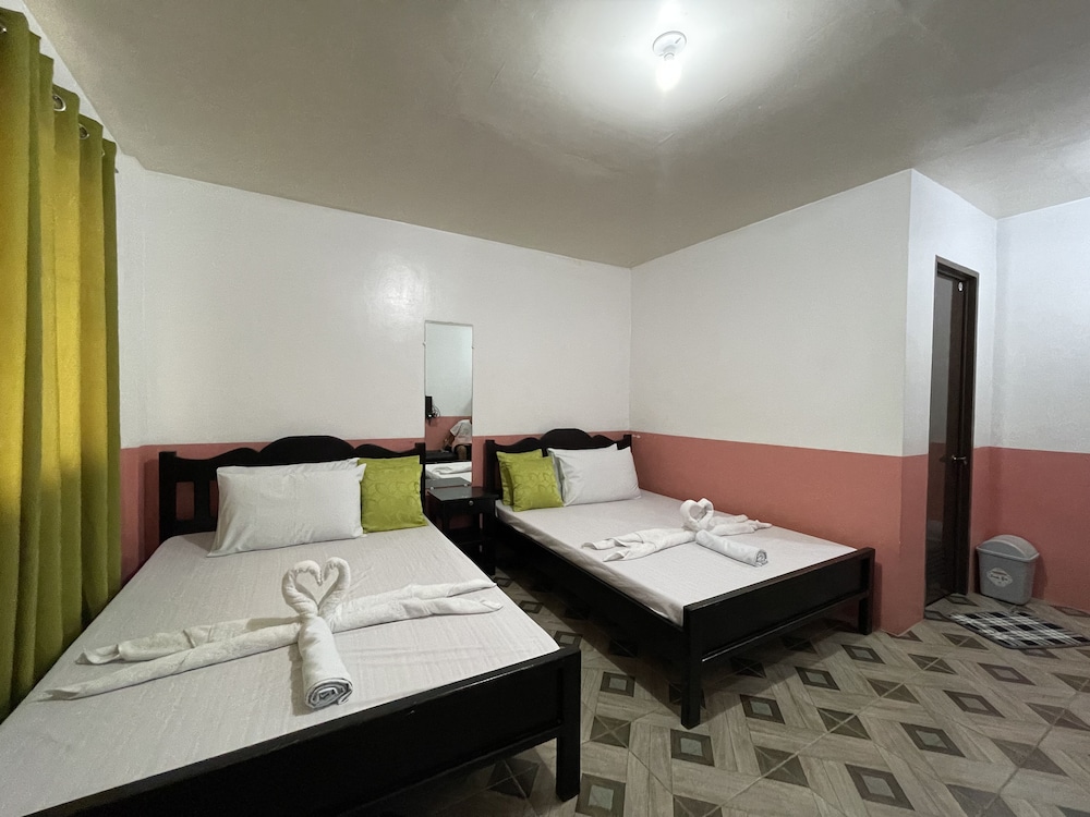 Deluxe Queen Room photo 2