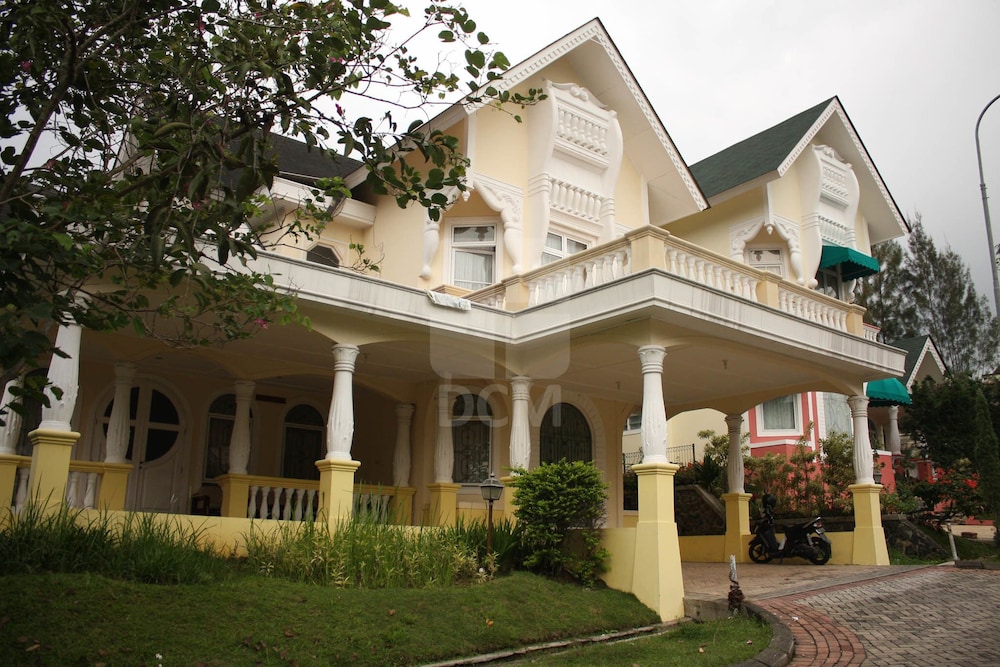 House, 4 Bedrooms photo 2