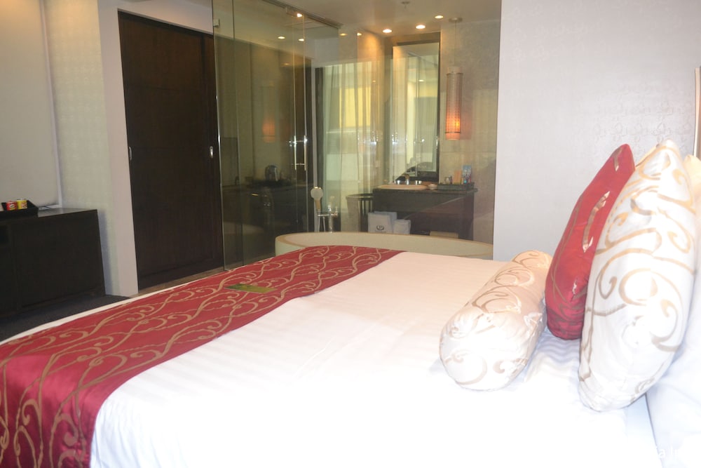 Executive Room - Photo 7