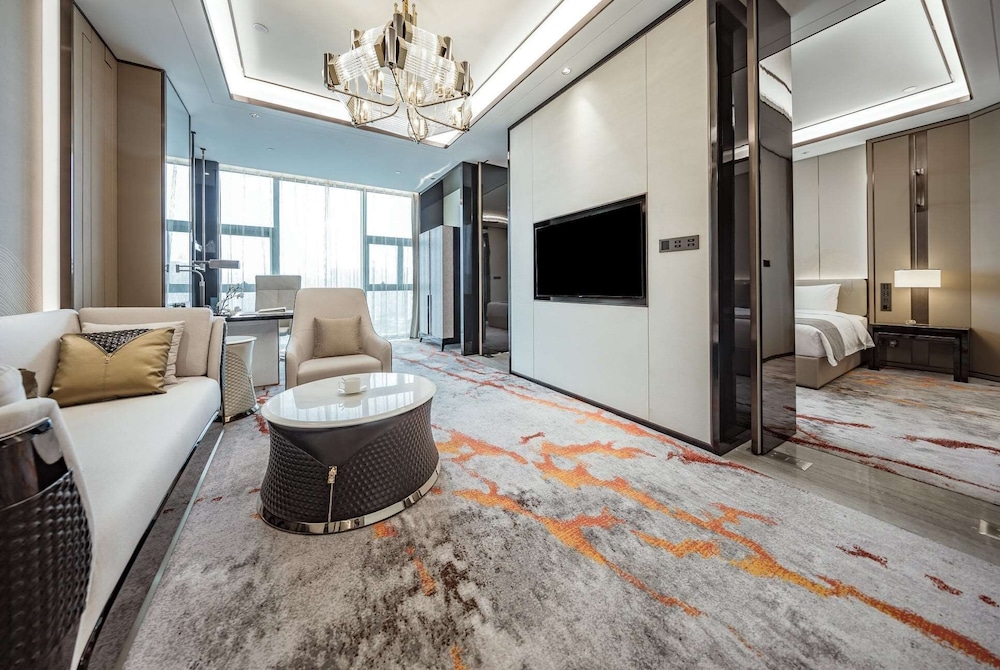 Deluxe Suite, 1 King Bed, Non Smoking