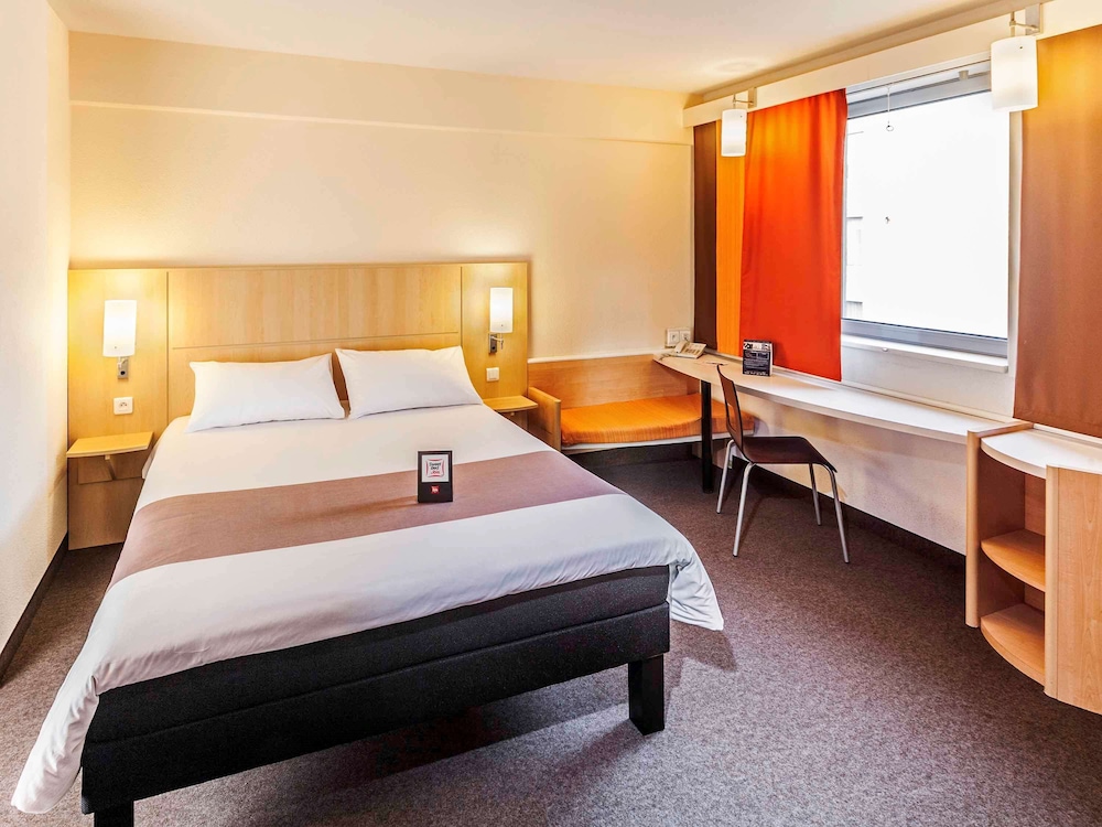 Room, 1 Double Bed - Photo 2