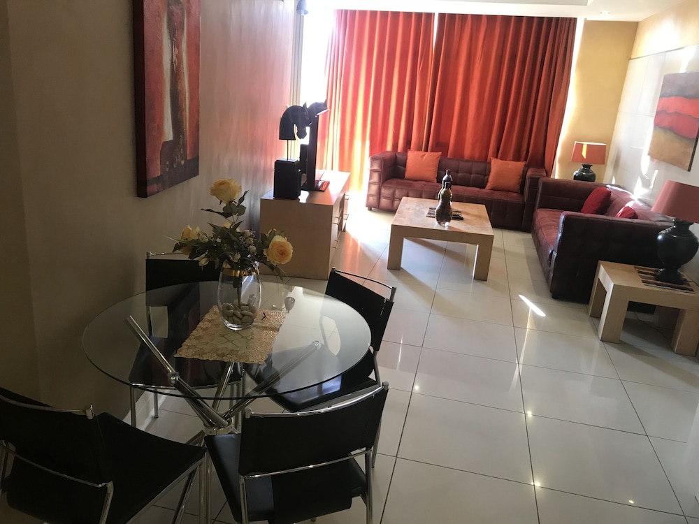 Classic Apartment, 2 Bedrooms, Kitchen, City View photo 1