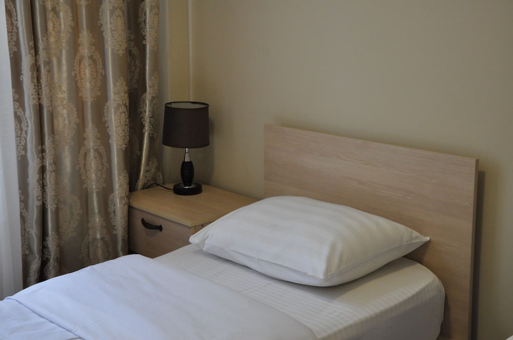 Standard Triple Room, 3 Twin Beds photo 2