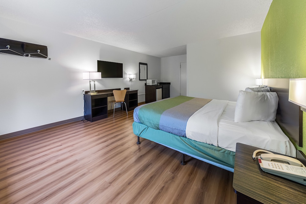 Standard Suite, 1 King Bed, Non Smoking - Photo 2