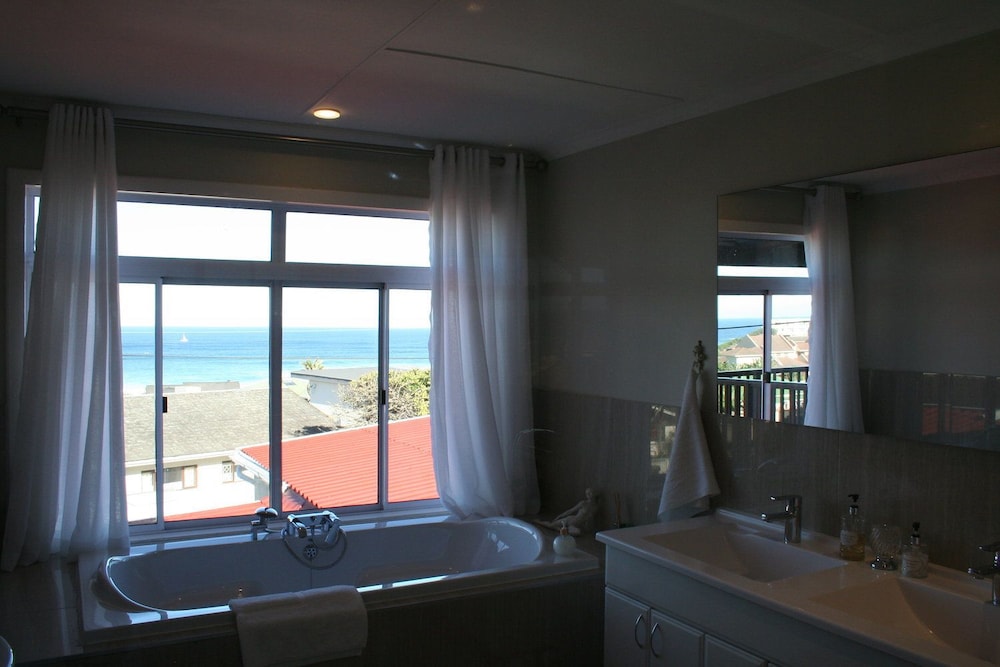 Honeymoon Double Room photo 3