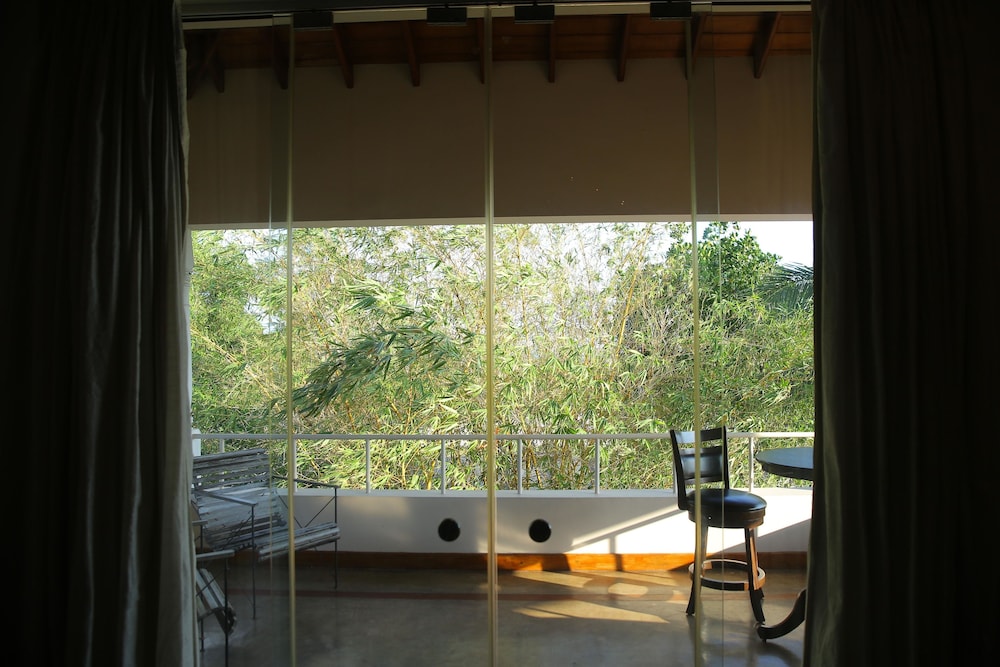 Pool Suite photo 3