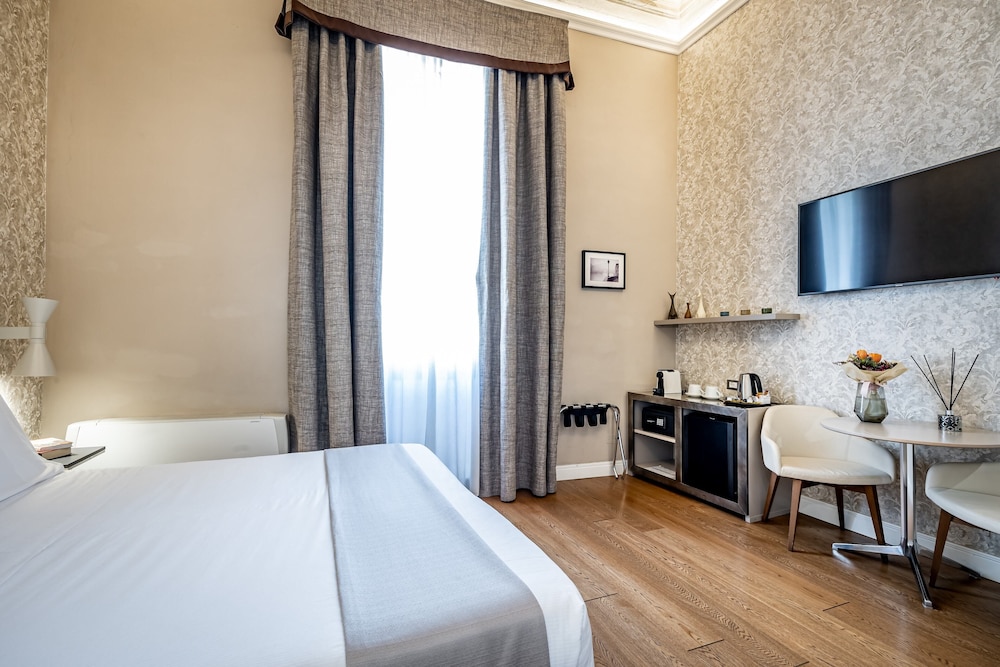 Superior Double or Twin Room photo 3