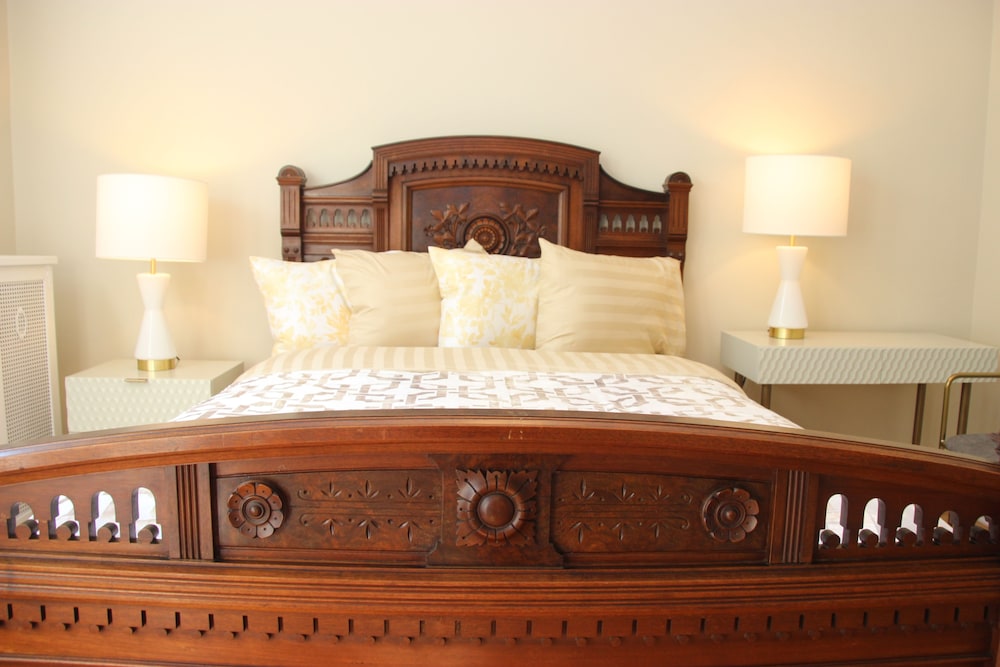 Signature Room