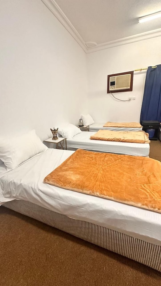 Basic Triple Room photo 3