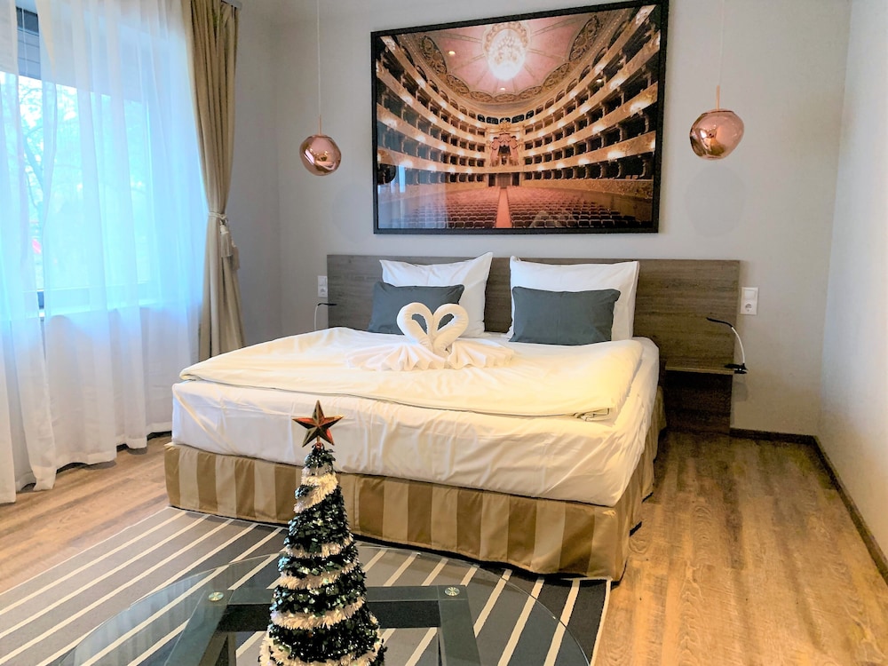 Deluxe Double Room photo 2