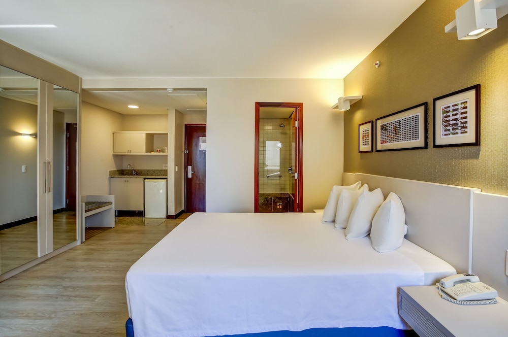 Luxury Suite, 1 Queen Bed, Non Smoking - Photo 9