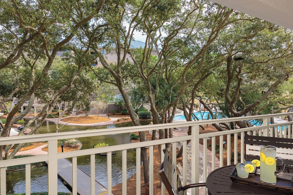 Villa, 2 Bedrooms, Courtyard View (Mobility Accessible, Tub) thumbnail 5