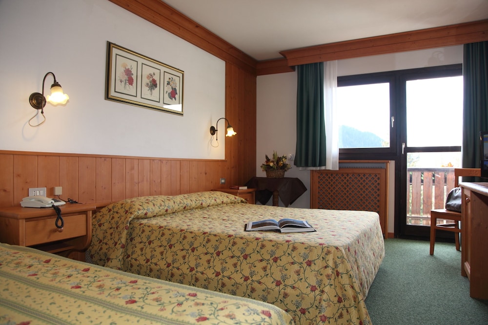 Classic Triple Room, Balcony