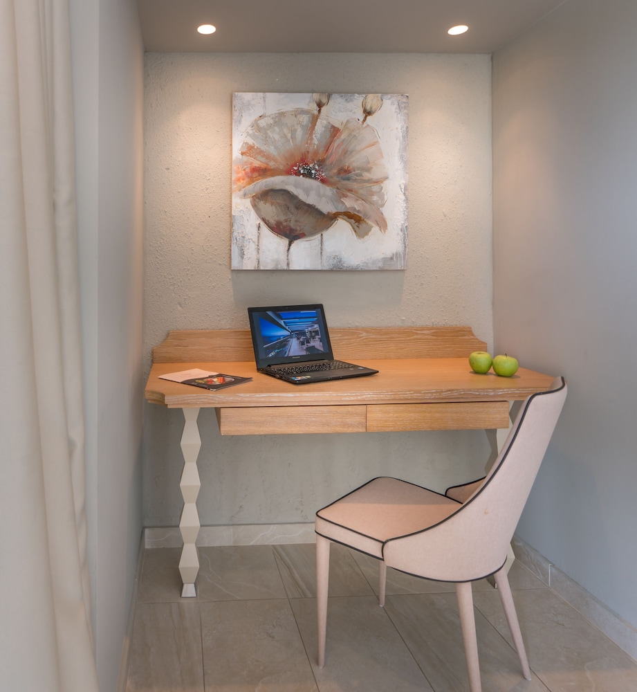 Suite, Sea View photo 3