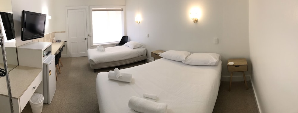 Deluxe Twin Room photo 3