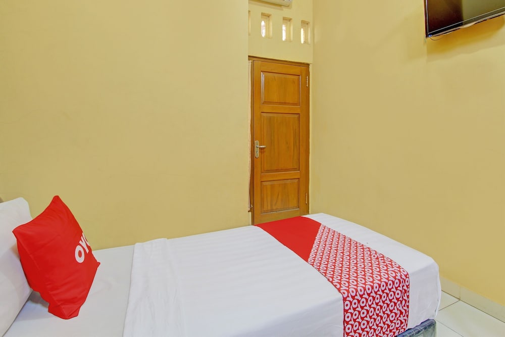 Standard Twin Room - Photo 1