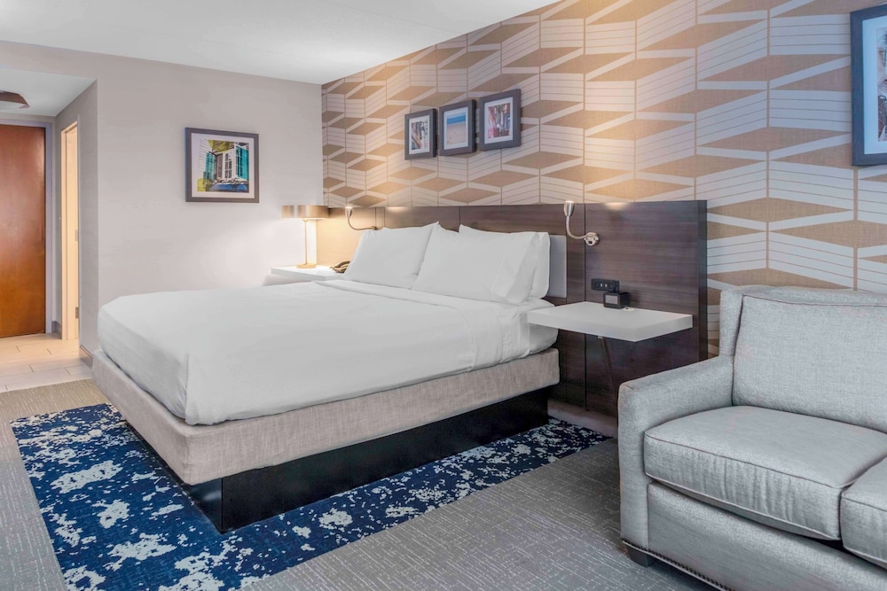 Room, Accessible photo 1