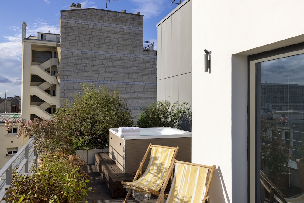 Panoramic Suite (Terrasse et Jacuzzi)