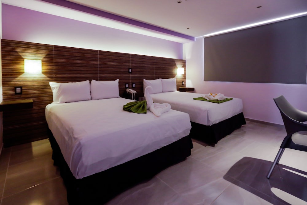 Standard Double Room, 2 Double Beds, Private Bathroom, City View photo 1