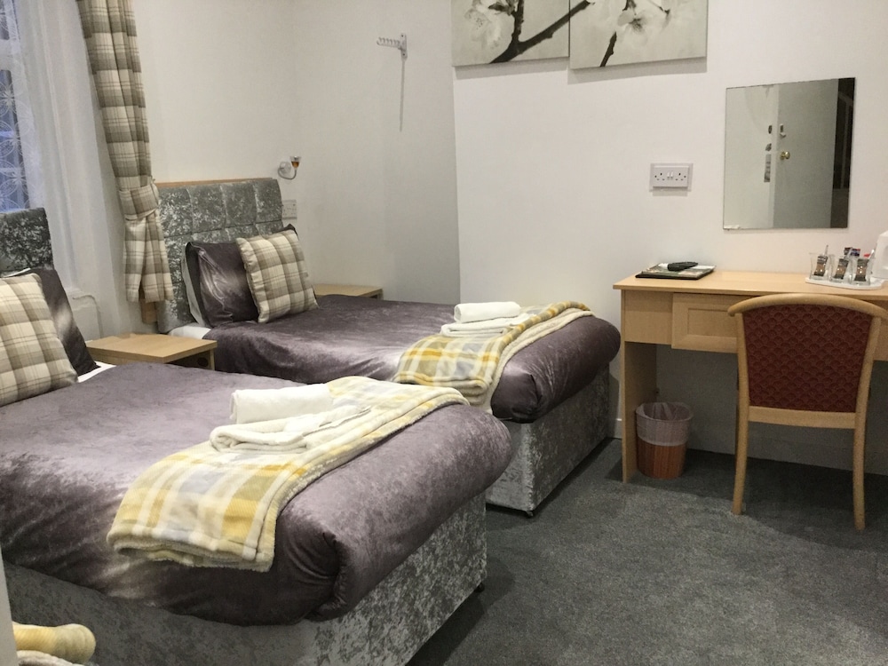 Rear Facing Luxury Triple Room photo 2