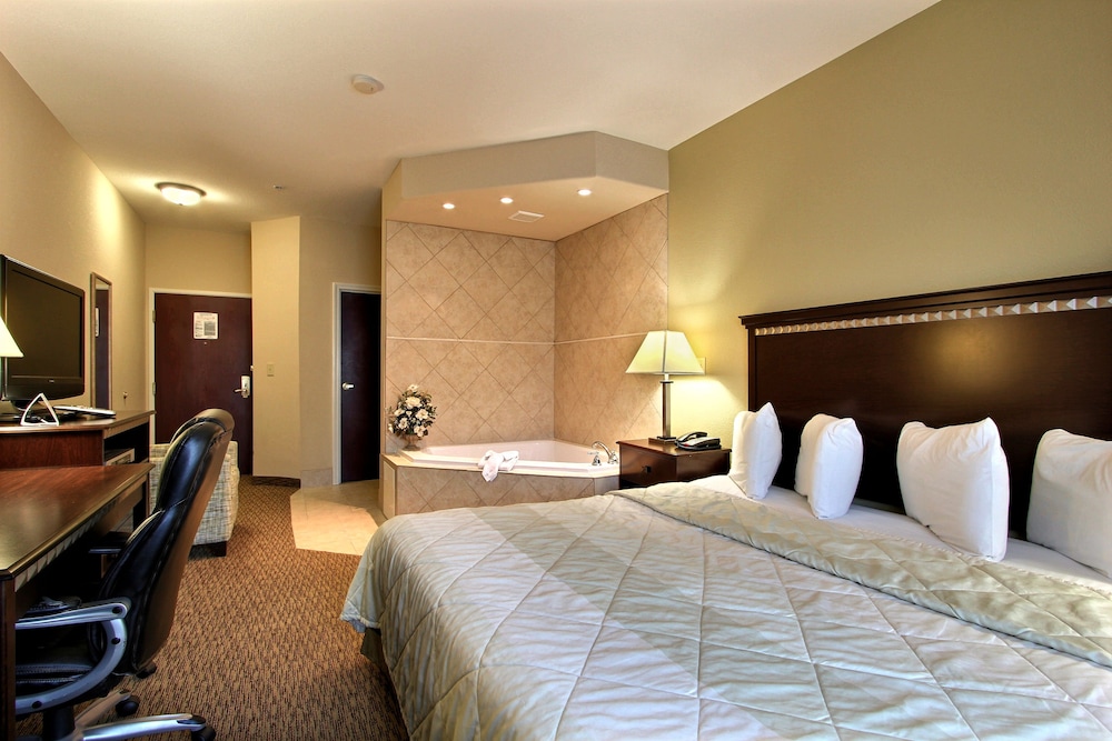 Standard Room, 1 King Bed, Non Smoking, Jetted Tub