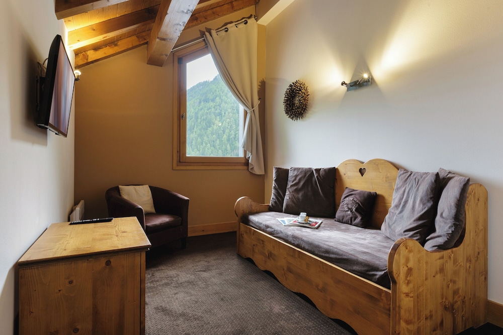 Family Apartment, Multiple Bedrooms (Vallorcine Buet 54 ski in / ski out)