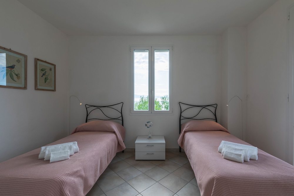 Deluxe Apartment, 2 Bedrooms, Bay View, Tower photo 2