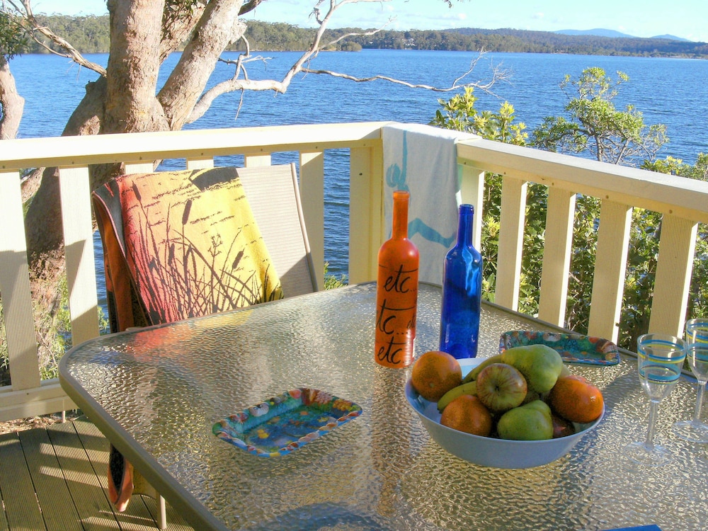 One Bedroom Waterfront Cabin photo 3