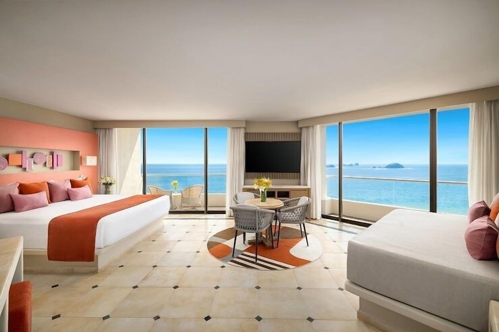 Family Suite, Oceanfront (Sun Club) - Photo 3
