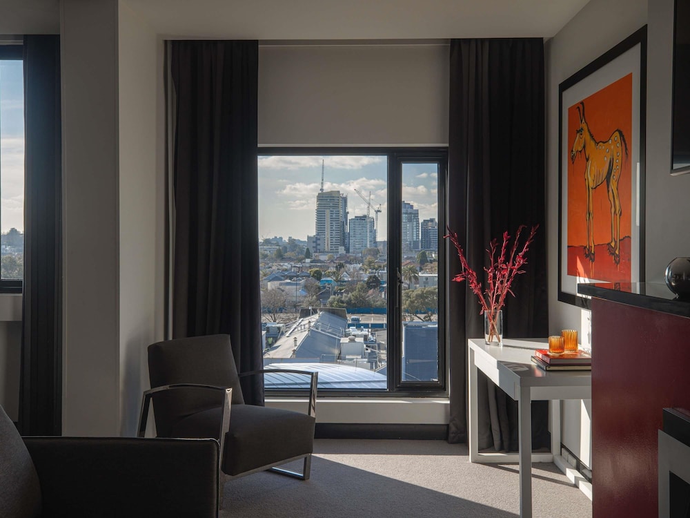 Suite, Multiple Beds, City View (Cullen Open Plan Suite) photo 2