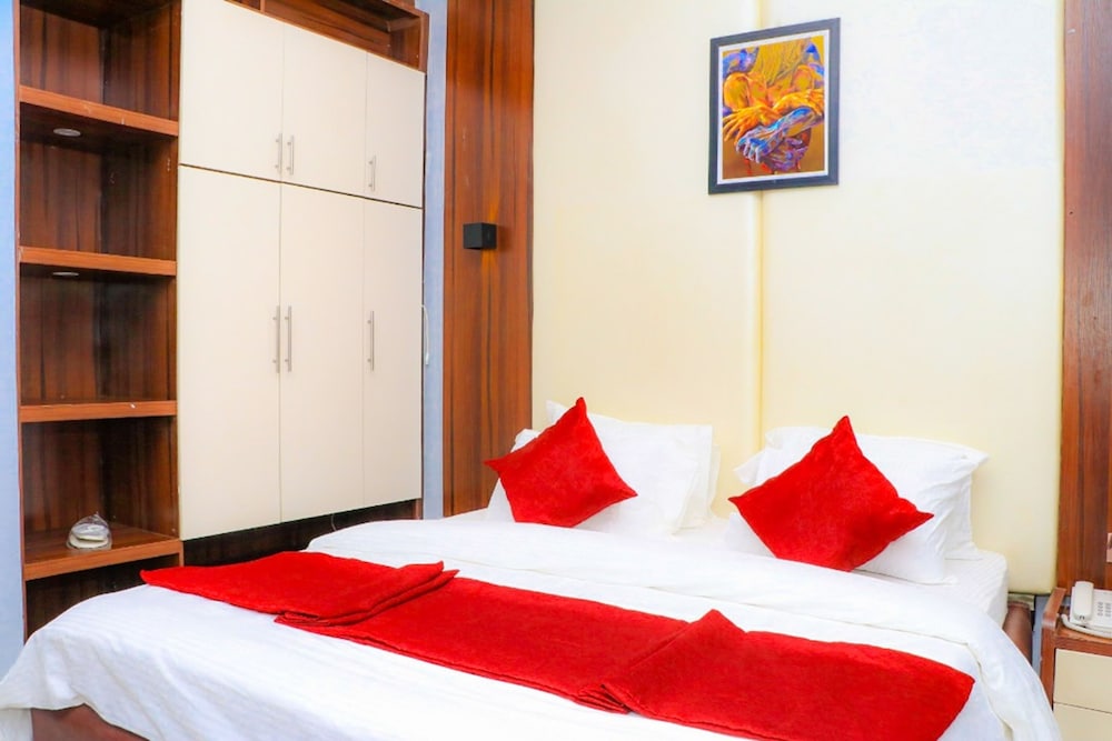Executive Room - Photo 1