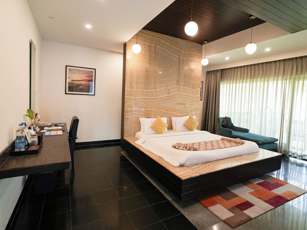 Grandeur Suite with Abode Excecutive Lounge Access - Photo 1