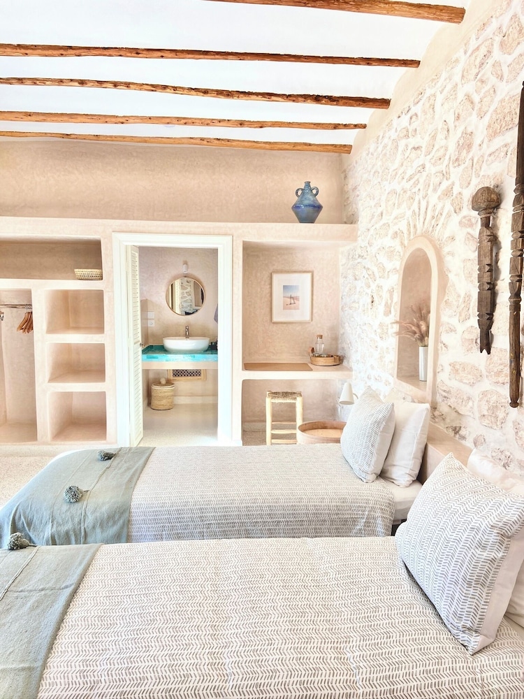 Double or Twin Room, Patio, Garden View photo 1