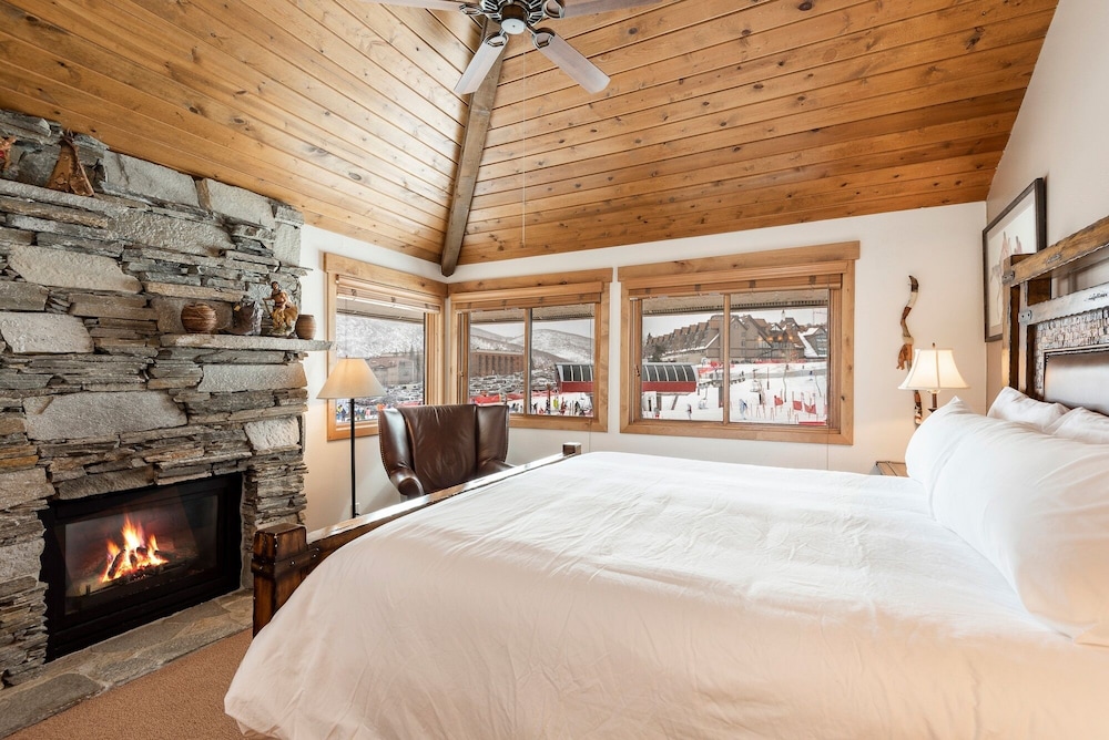 Condo, 3 Bedrooms
