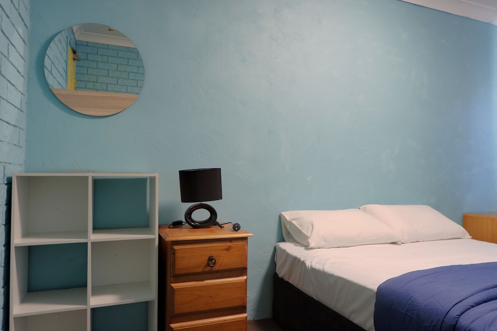 Basic Double Room, 1 Double Bed, Shared Bathroom photo 1