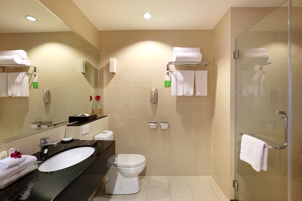 Standard Room, 2 Twin Beds, City View - Photo 5