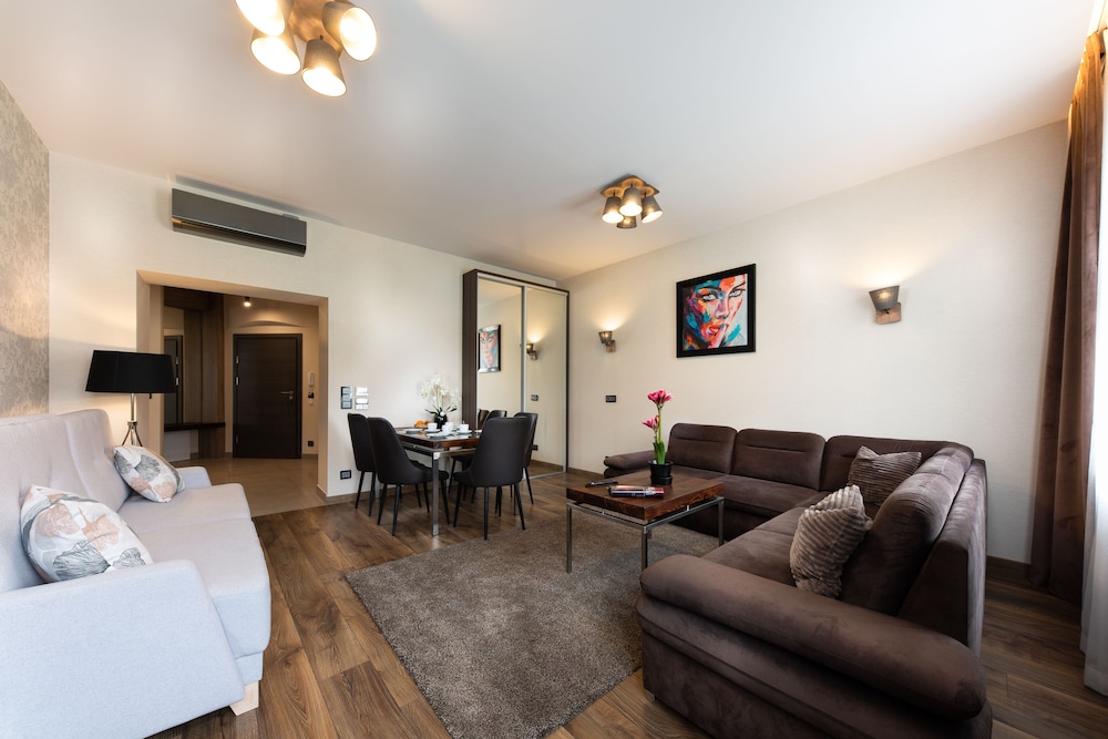 Superior Apartment, City View