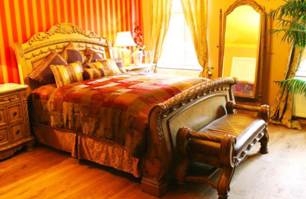 Deluxe Double Room Single Use, 1 King Bed