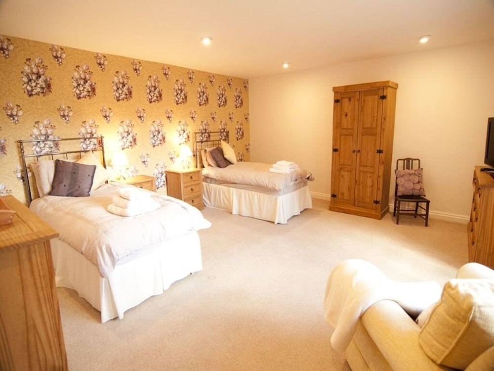 Twin Room, Ensuite, Garden View
