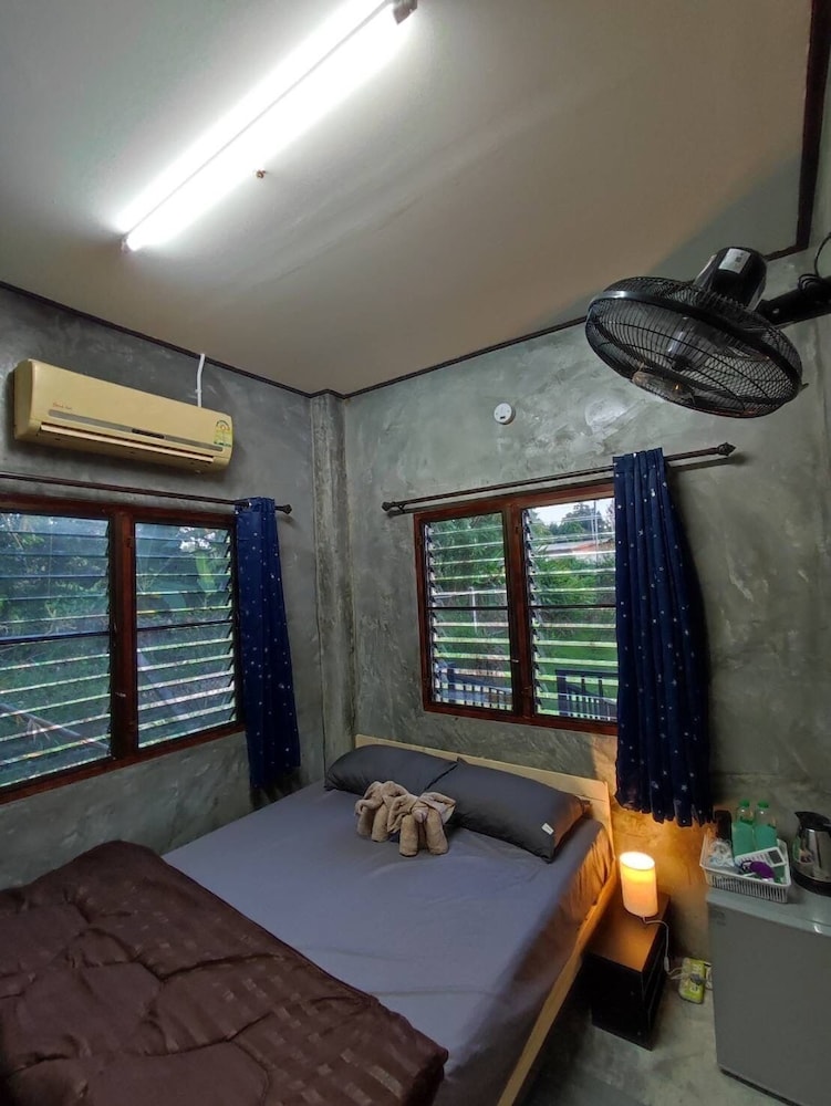 Basic Bungalow photo 1
