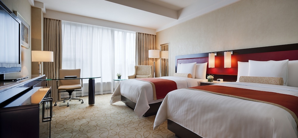 Premier Twin Room, 2 Double Beds, City View - Photo 2